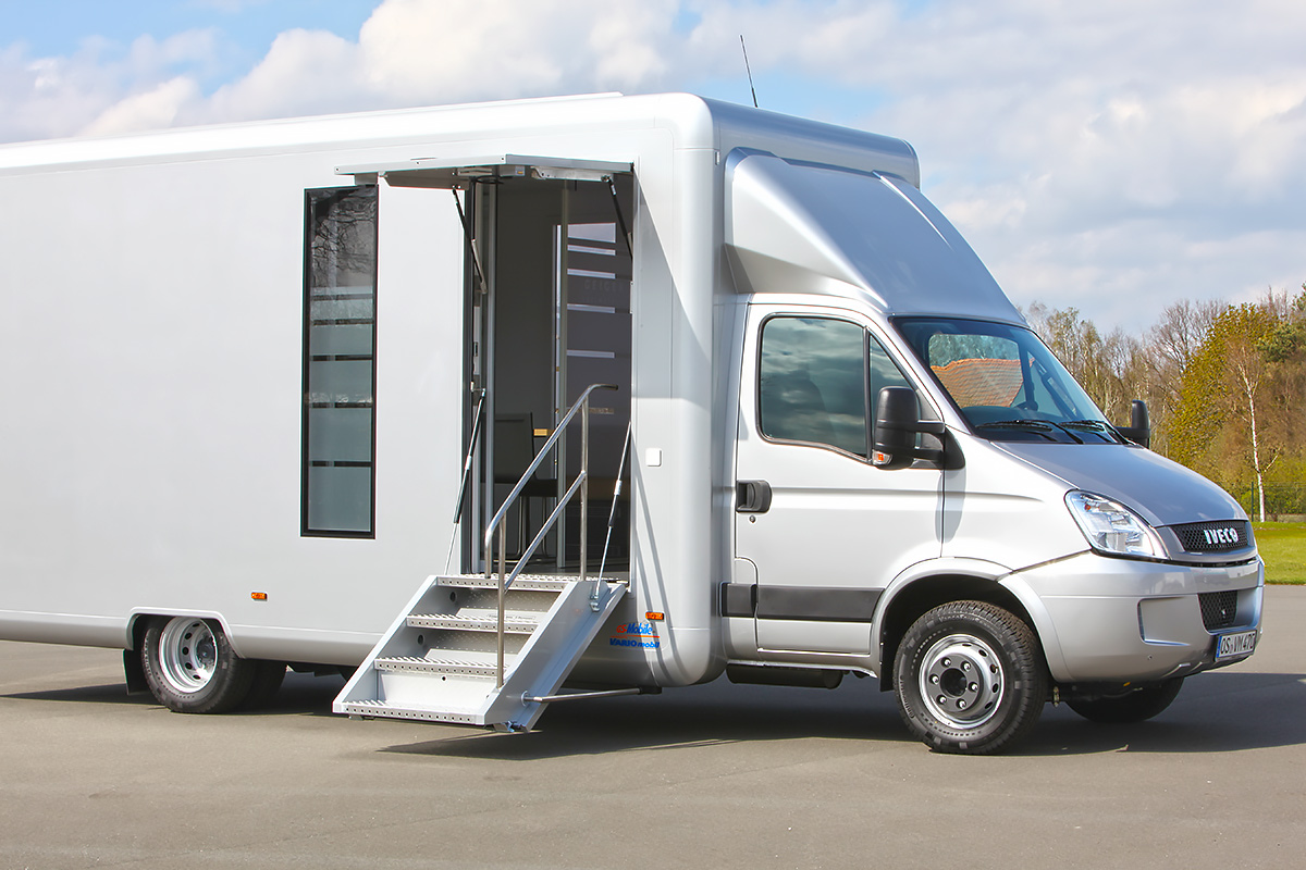 2982_8875_Detail_Bankauto_BFS+Treppe