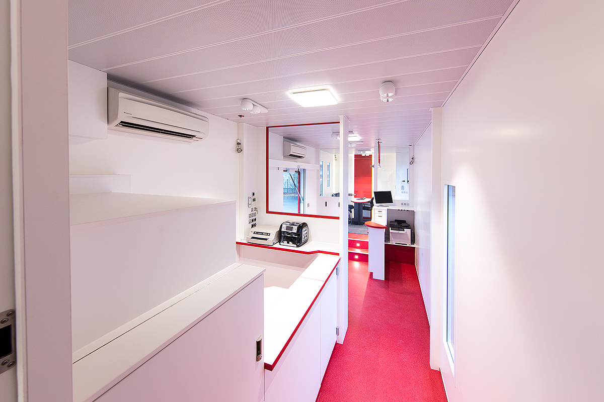 3090_891_Tresen_Flur