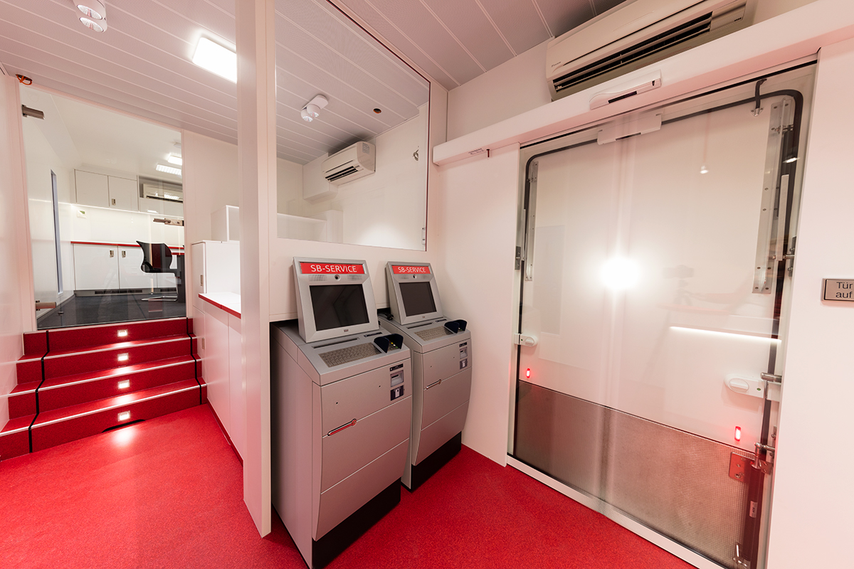 3090_947_Treppe+2xSB-Terminal