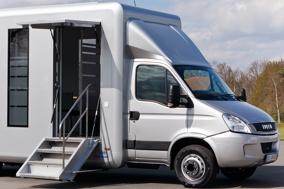 2011_2982_8875_VARIO-Business_Koffer-580_IvecoDaily