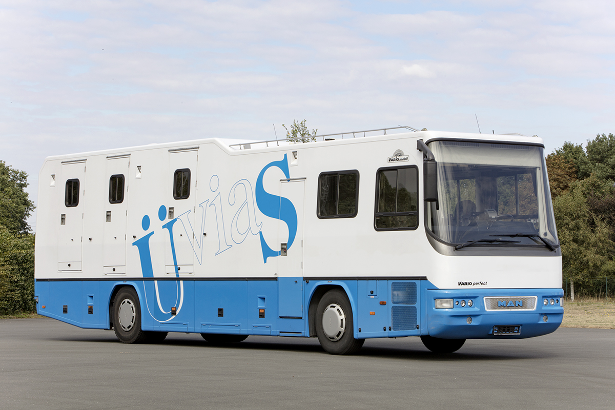 2440_445_Übertragungswagen_Front+BFS