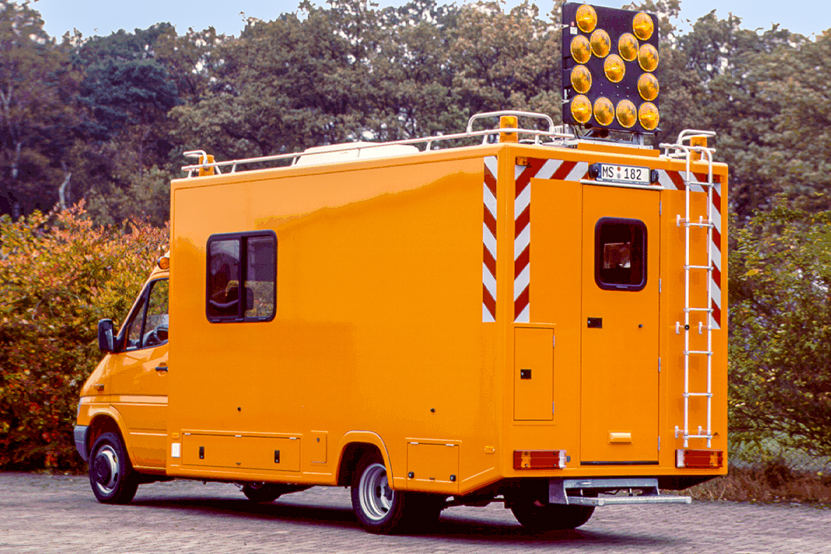 2624_VARIO430_Koffer_MBSprinter416CDI_Heck_1200