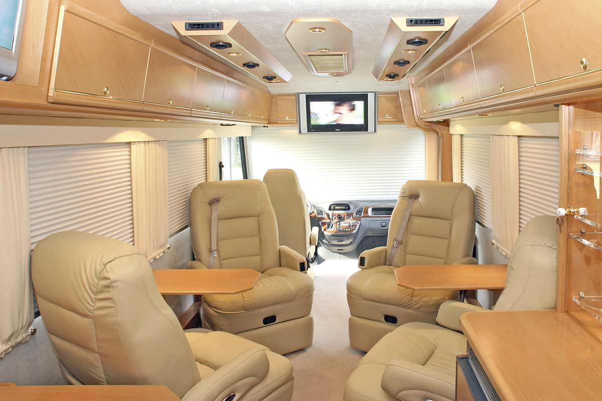 2840_4833_Business_VIP-Shuttle_SalonF