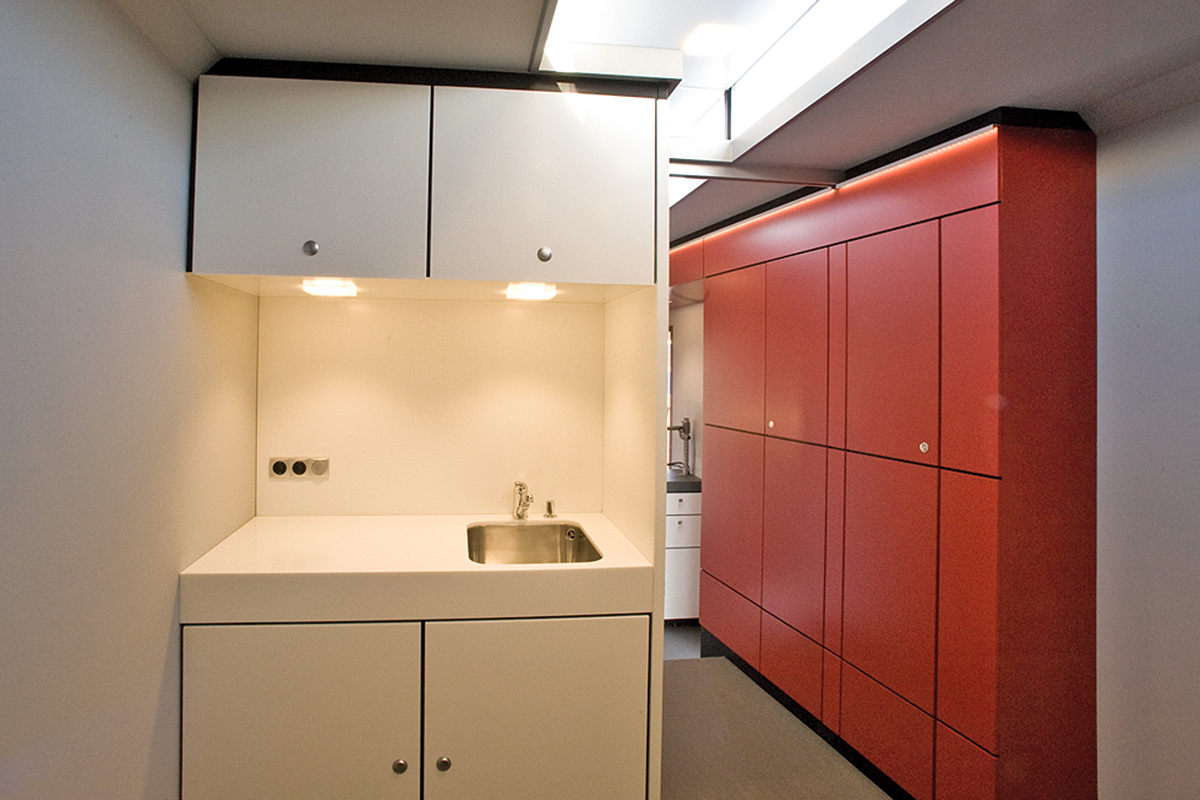 2912_7484_Dynamic_Atego824_Pantry