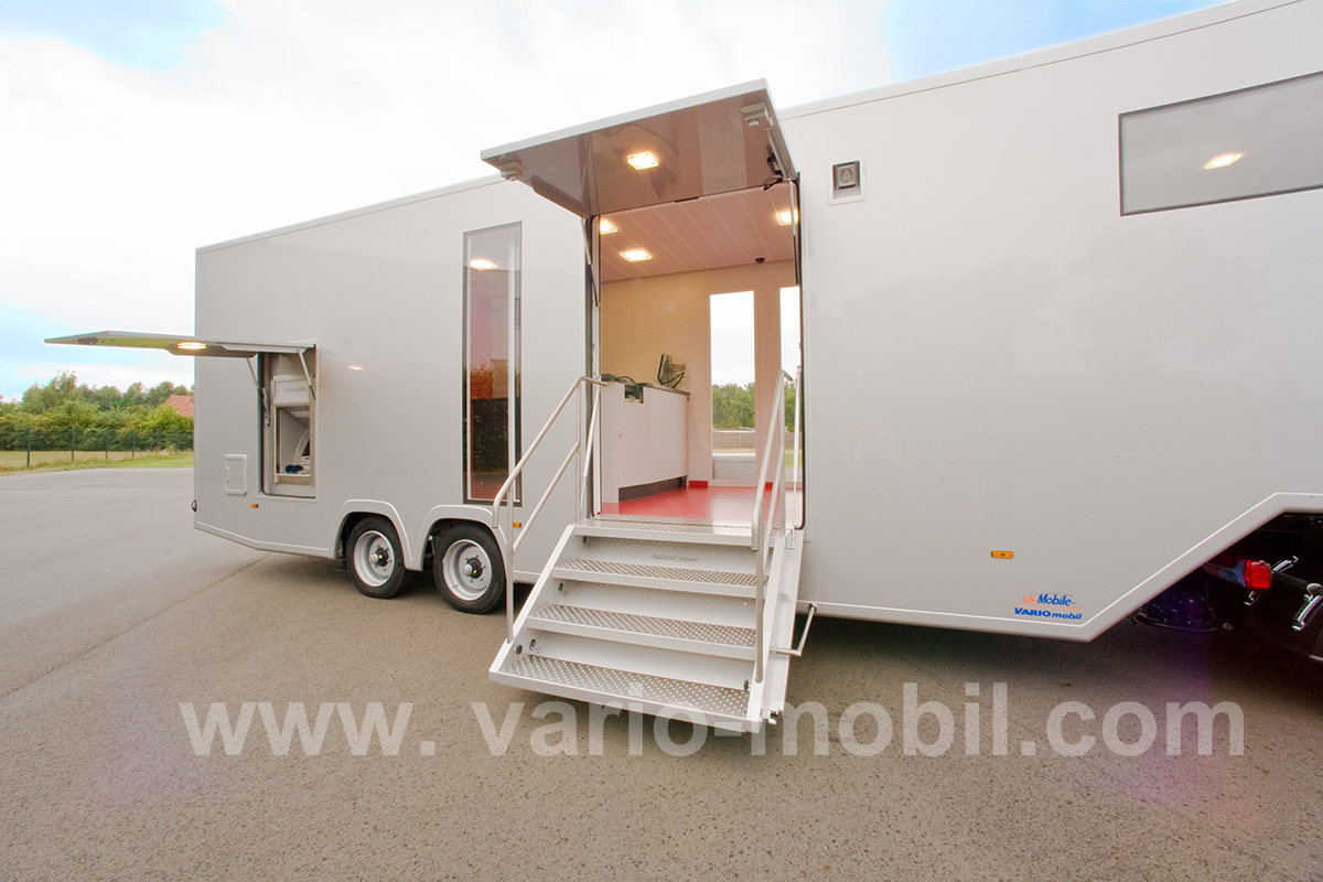 2918_9284_Mobile_Bank_BFS+Treppe+Cashpool