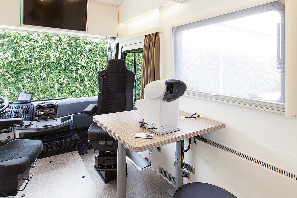 3012_0203_Cockpit_Untersuchung