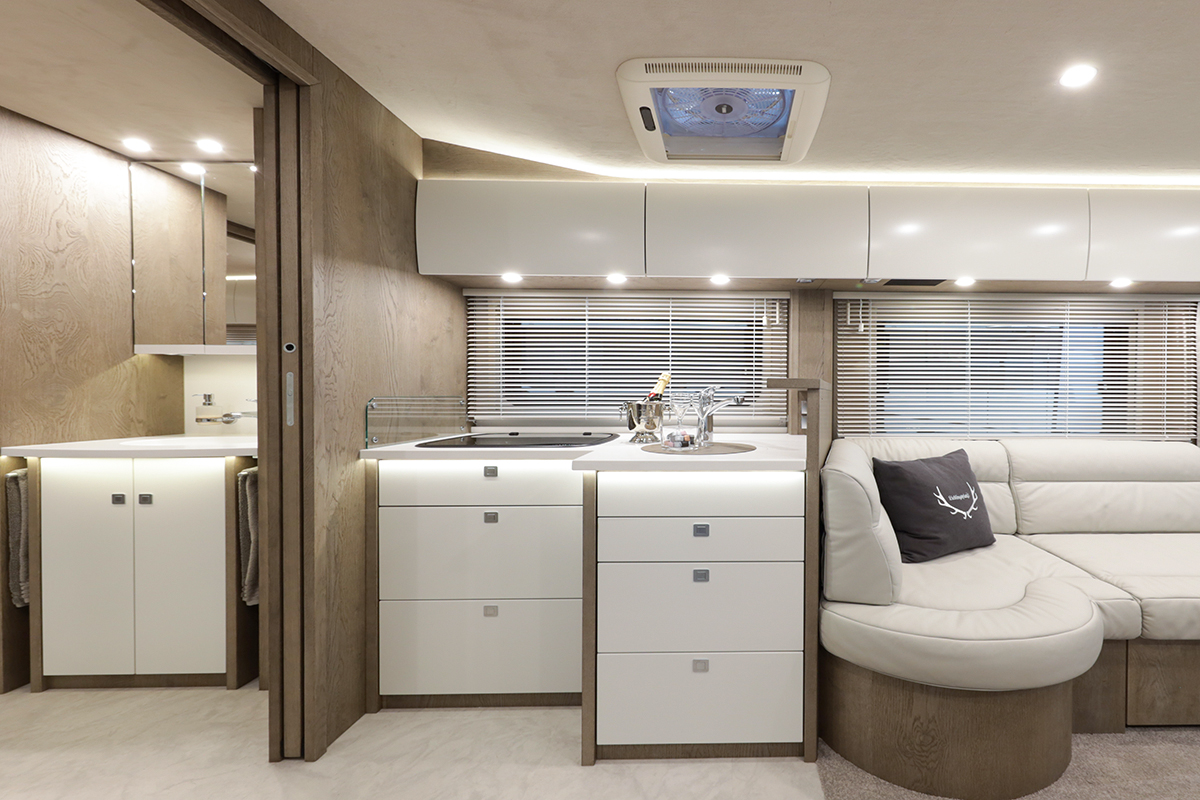 3168_169_Kueche+Lounge