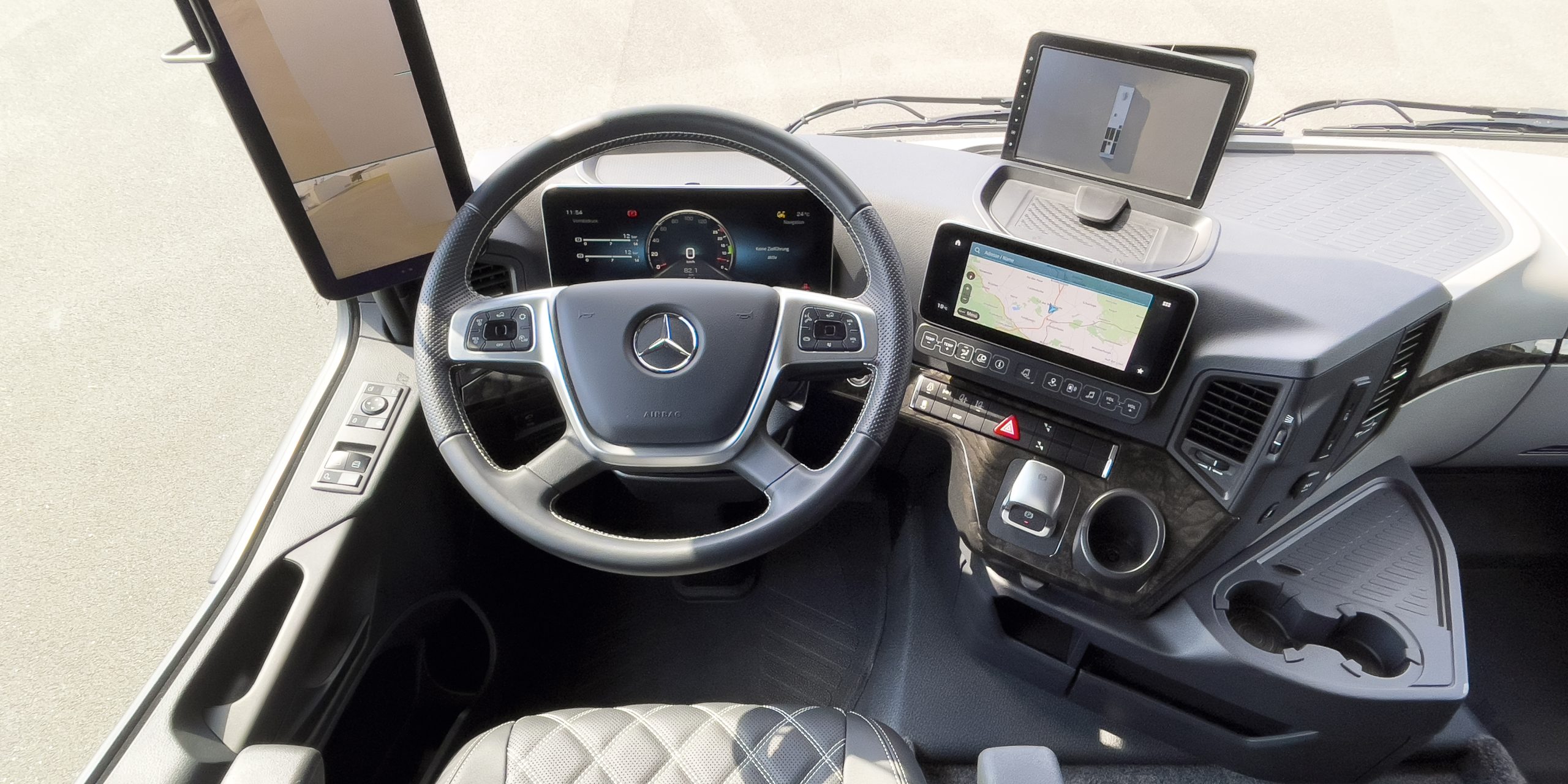 3174_1346_Fahrerplatz_Klimasitz_Leder_trendLINE-Ambiente