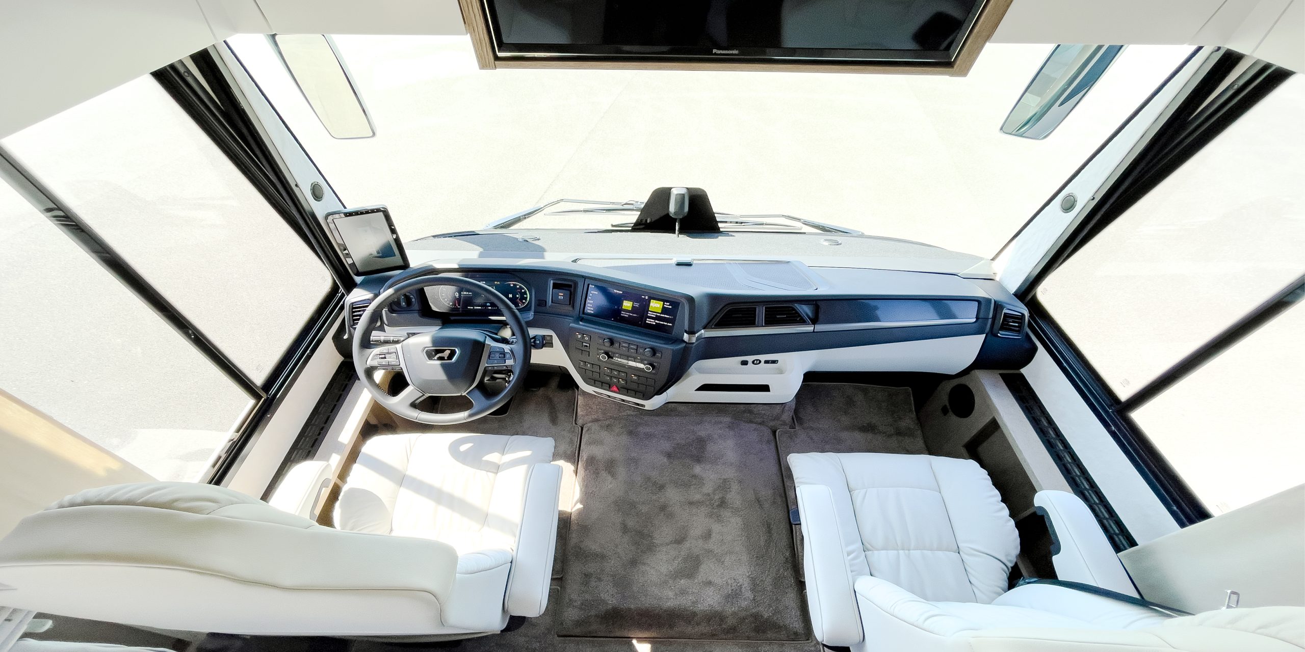 3178_1066_Fahrerhaus_Armaturenbrett-bicolor