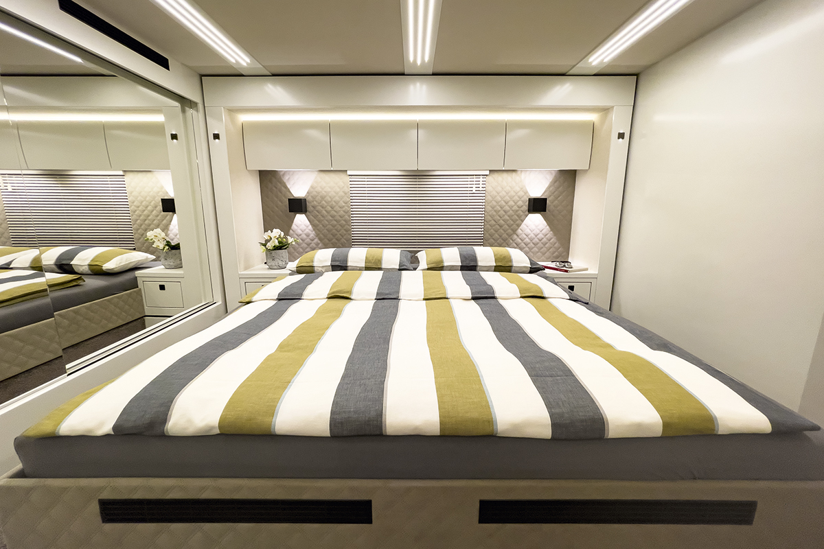 3202-16-VARIO-Perfect-1200-Platinum-Bett-Erker