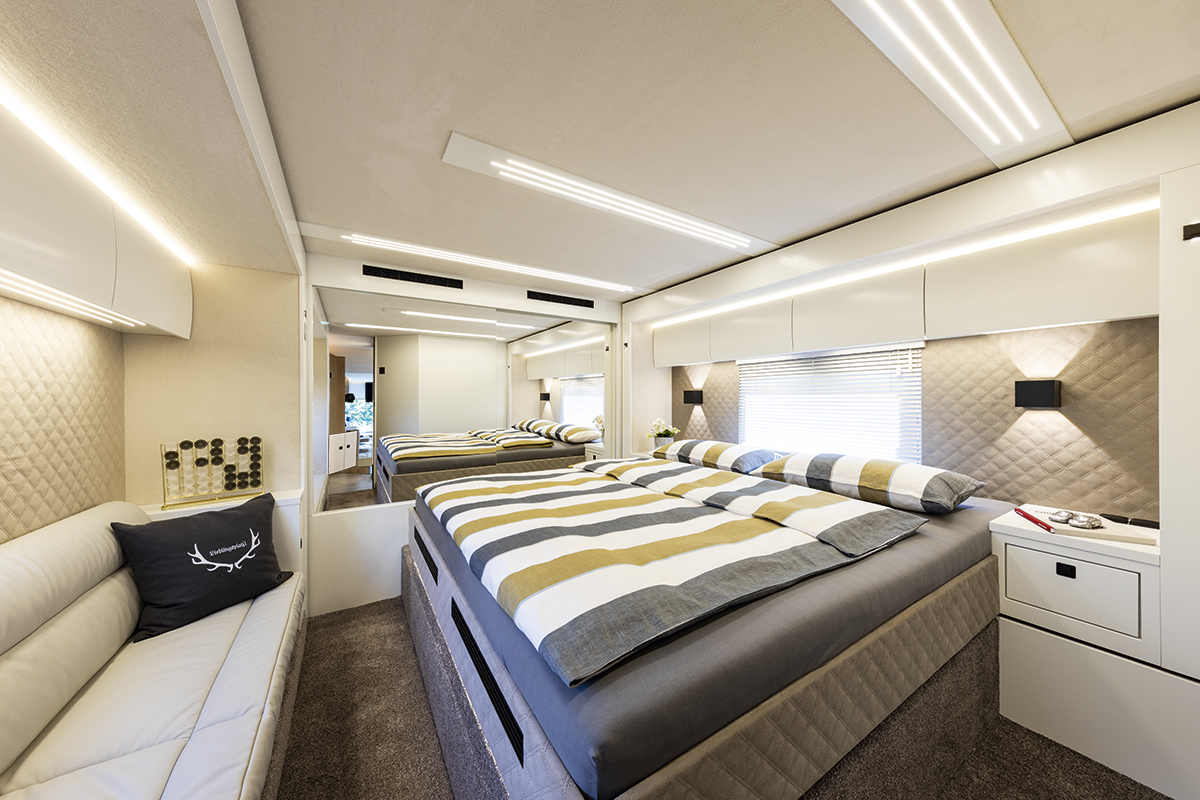 3202-27-VARIO-Perfect-1200-Platinum-SChlafraum-Spiegelschrank