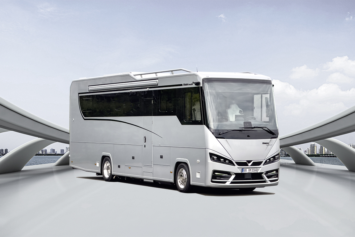 3204-2214-Front-BFS-Reisemobil-futuristisch-Markise-eingelassen