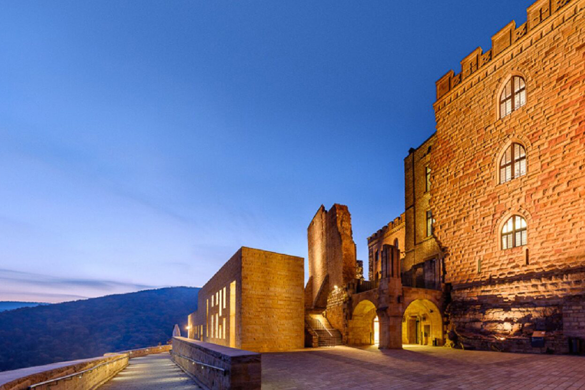 VARIOmobil-Reisemobil-Treffen-VOC-Fruehling-Hambacher-Schloss