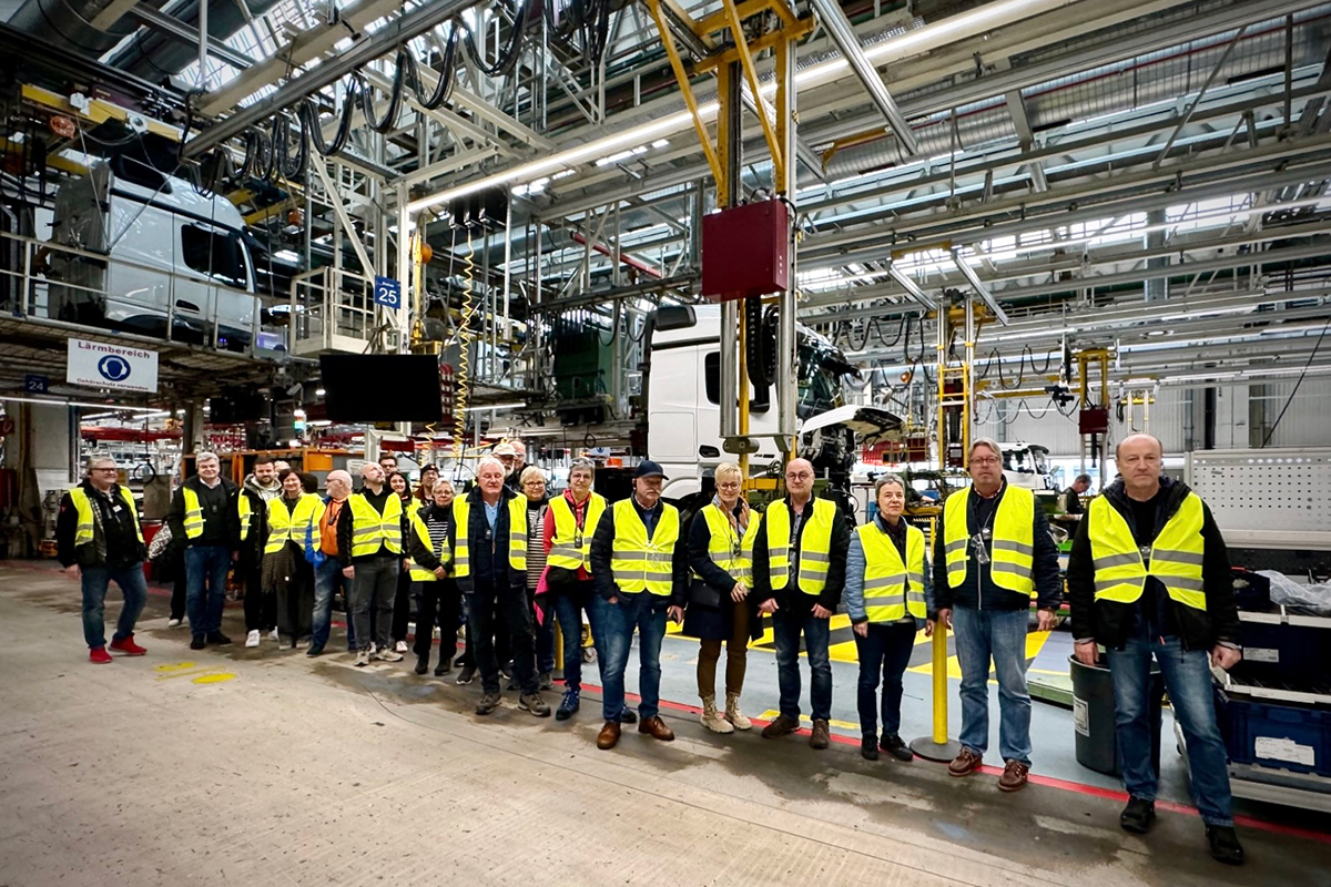 VARIOmobil-Besuch-beim-Stern-Werksfuehrung-Reisemobilisten-in-Woerth