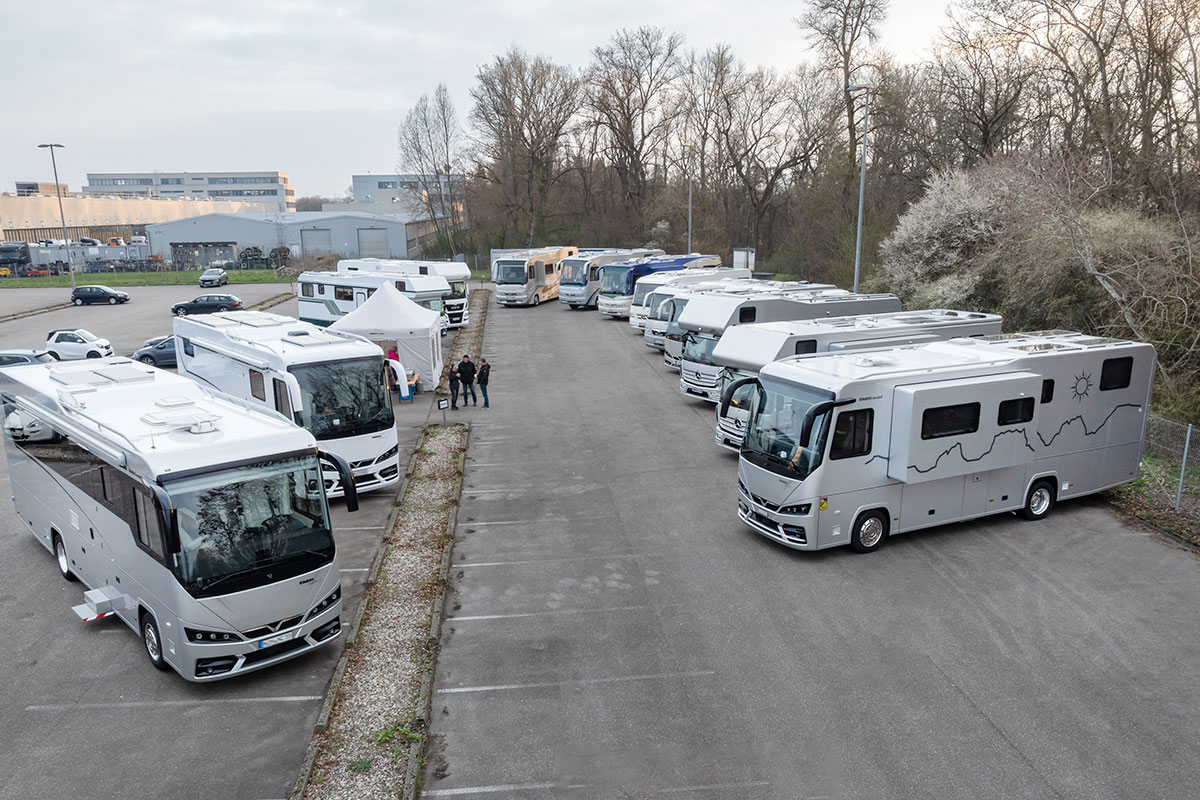 Woerth-Werksparkplatz-dient-als-Reisemobil-Stellplatz-fuer-autarke-VARIOmobile_0489