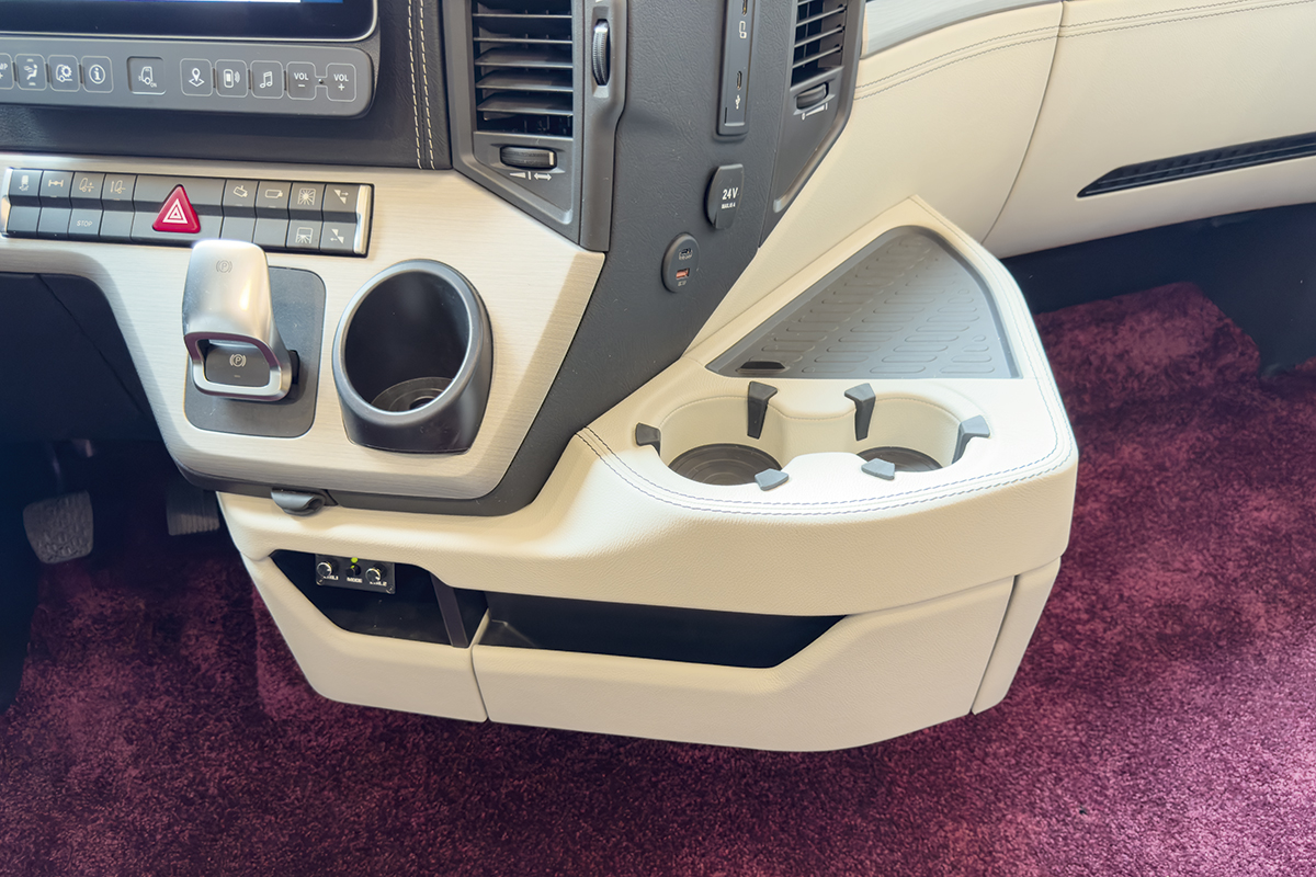 3208 06 VARIOmobil-419-biColor-Armaturenbrett