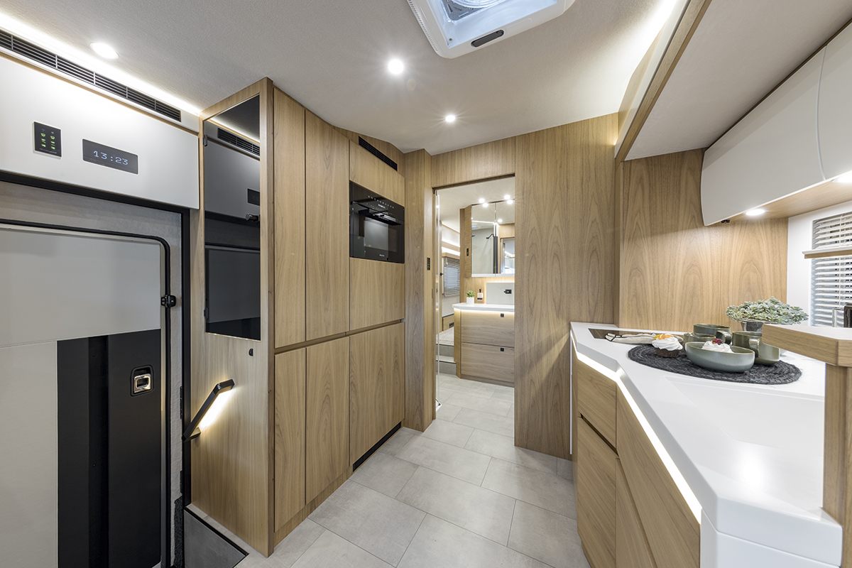 3208 07 VAR-780-Kueche-komlett