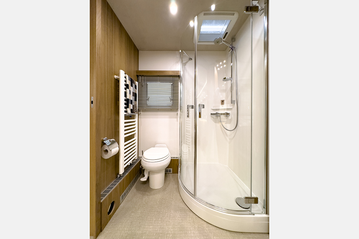 3226 10 VAR-3484-WC-Dusche