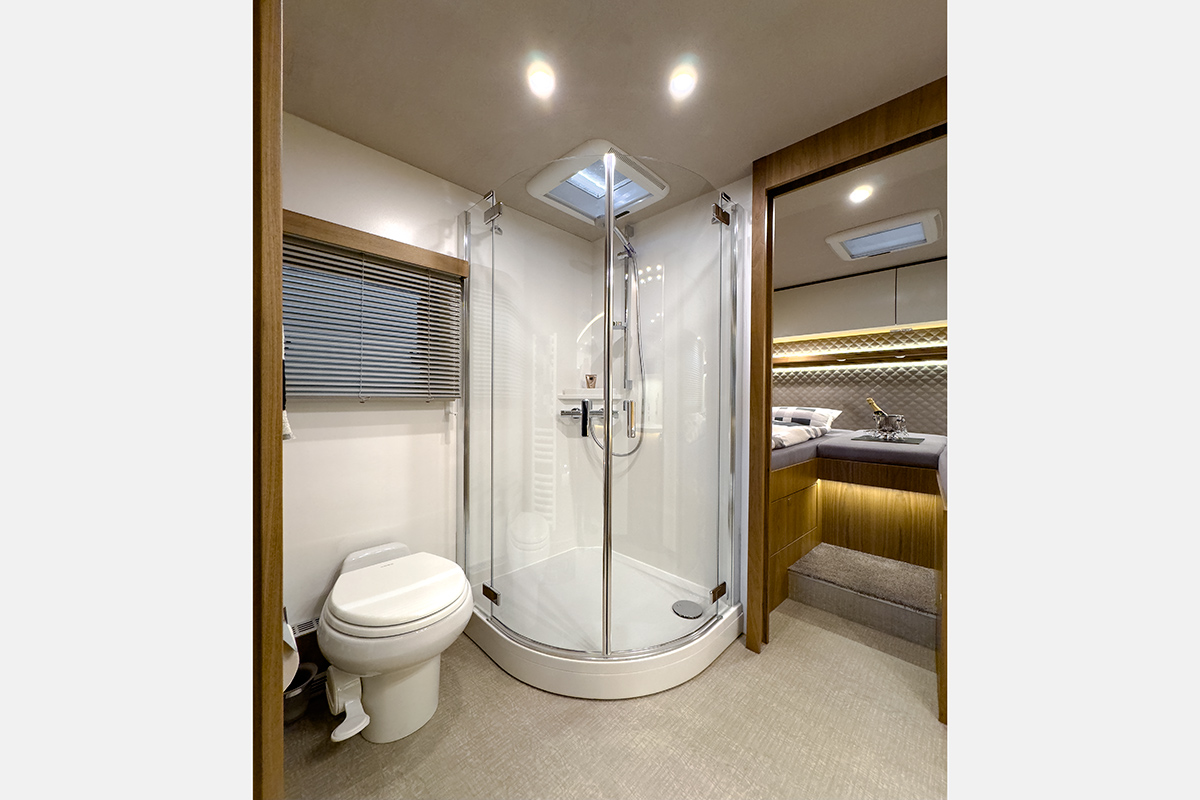 3226 12 VAR-3457-Viertelkreisdusche-Schlafraum