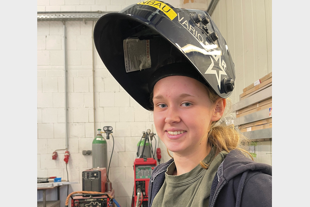 07-Auszubildende-Evelyn-Schlosserin-Kabinenbau-VARIOmobil