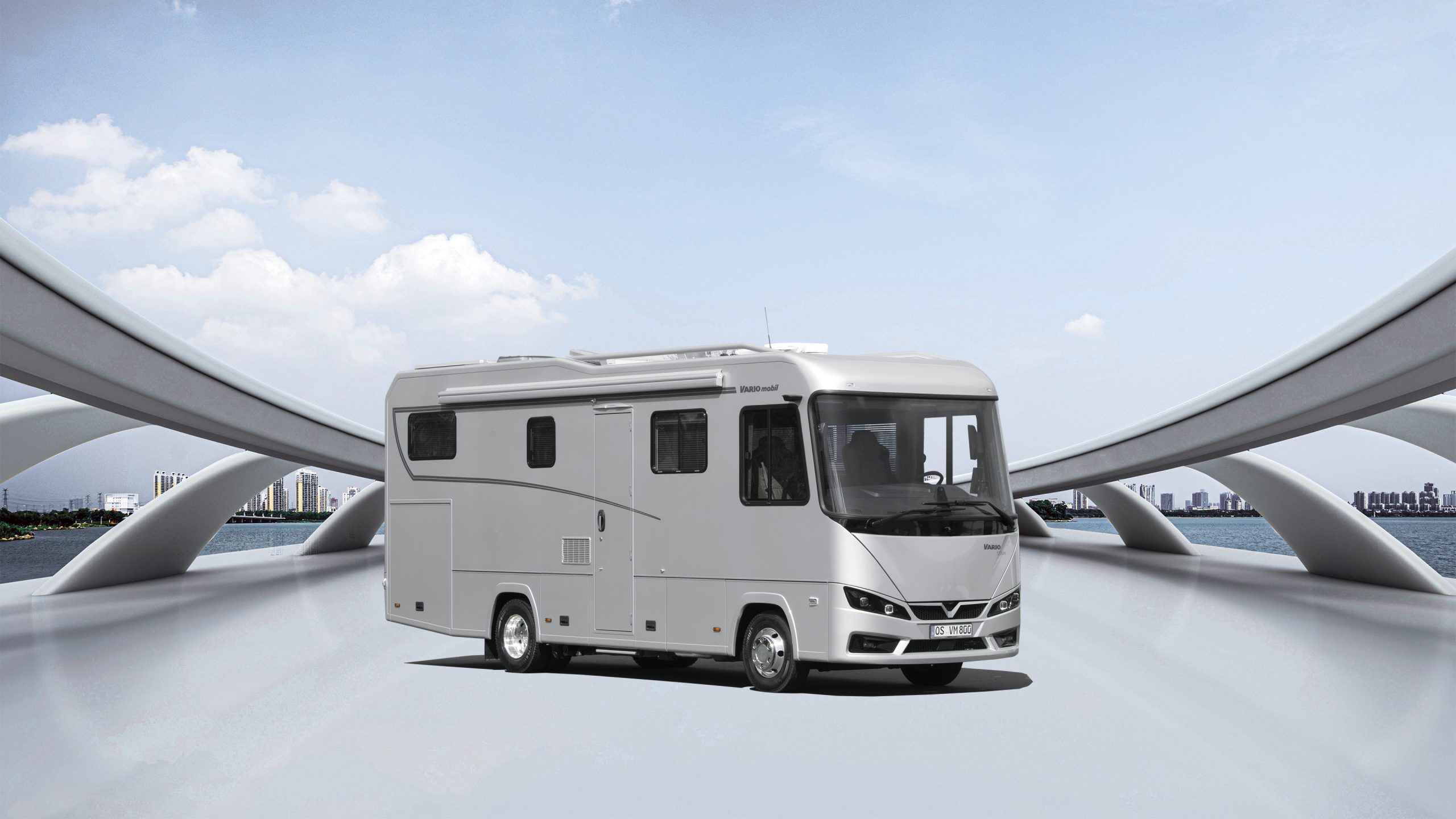 Der VARIO Star 800 auf MAN TGL 8.220 – silber lackiert mit elegantem VARIOline Design in Schwarz.