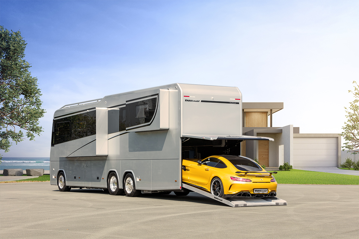 VARIOmobil mit MirrorCam, 4x SlideOut, ausfahrbare Wohnraum-Erker, PKW-Garage – Luxus-Reisemobil am Meer