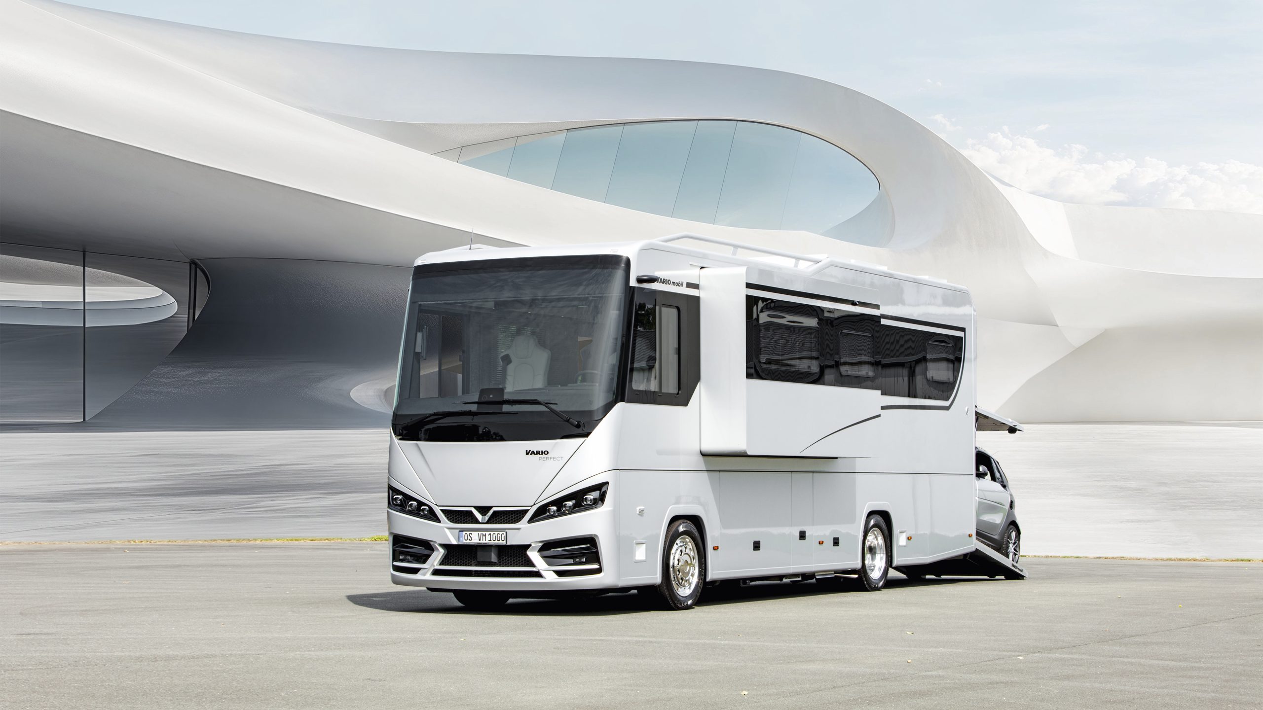 3208.01 VAR-733-Reisemobil-Front-FS-Slide-Out-Smartgarage